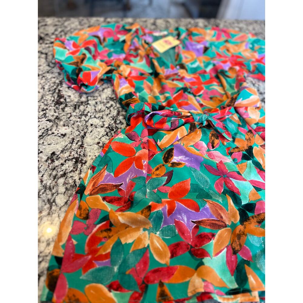 Entro NWT button front short romper women’s size S floral waist tie - Picture 6 of 14